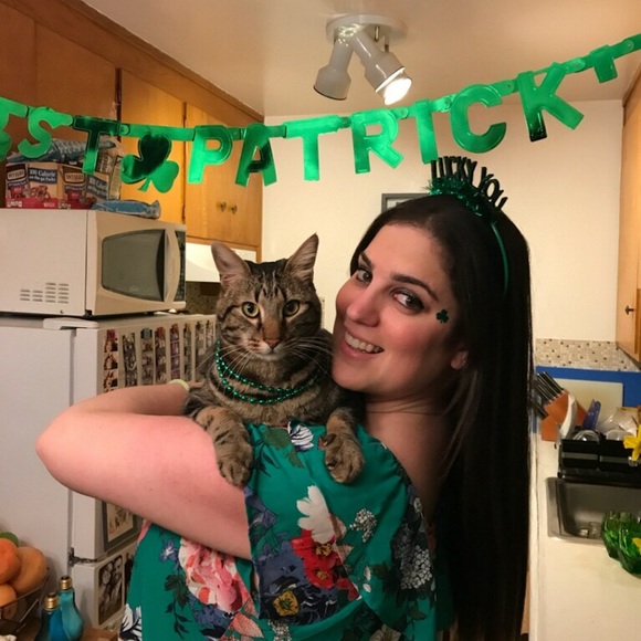 Meet your Posher, Tori - Picture 4 of 5